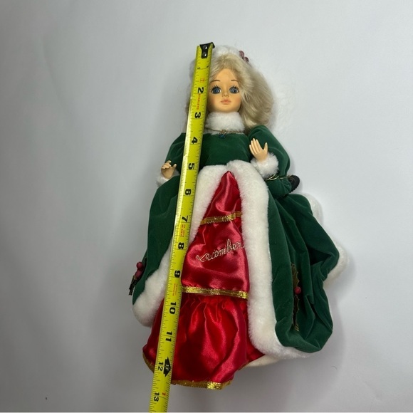 Vintage Brinn's 1988 Porcelain Doll December Red Green Lady 1980s Christmas - Picture 4 of 16
